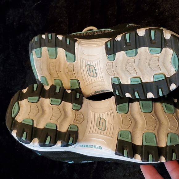 Sketchers - Picture 4 of 4